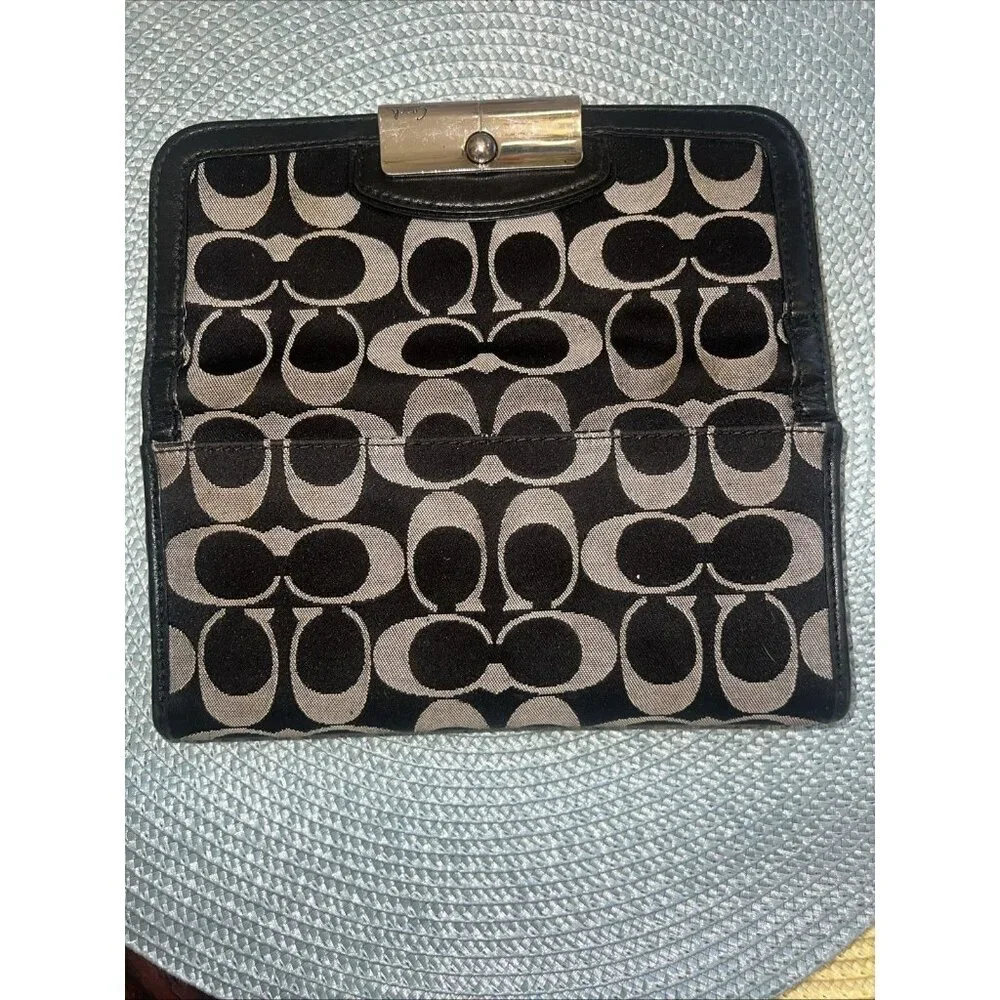 Coach Signature Long Black And Gray Wallet